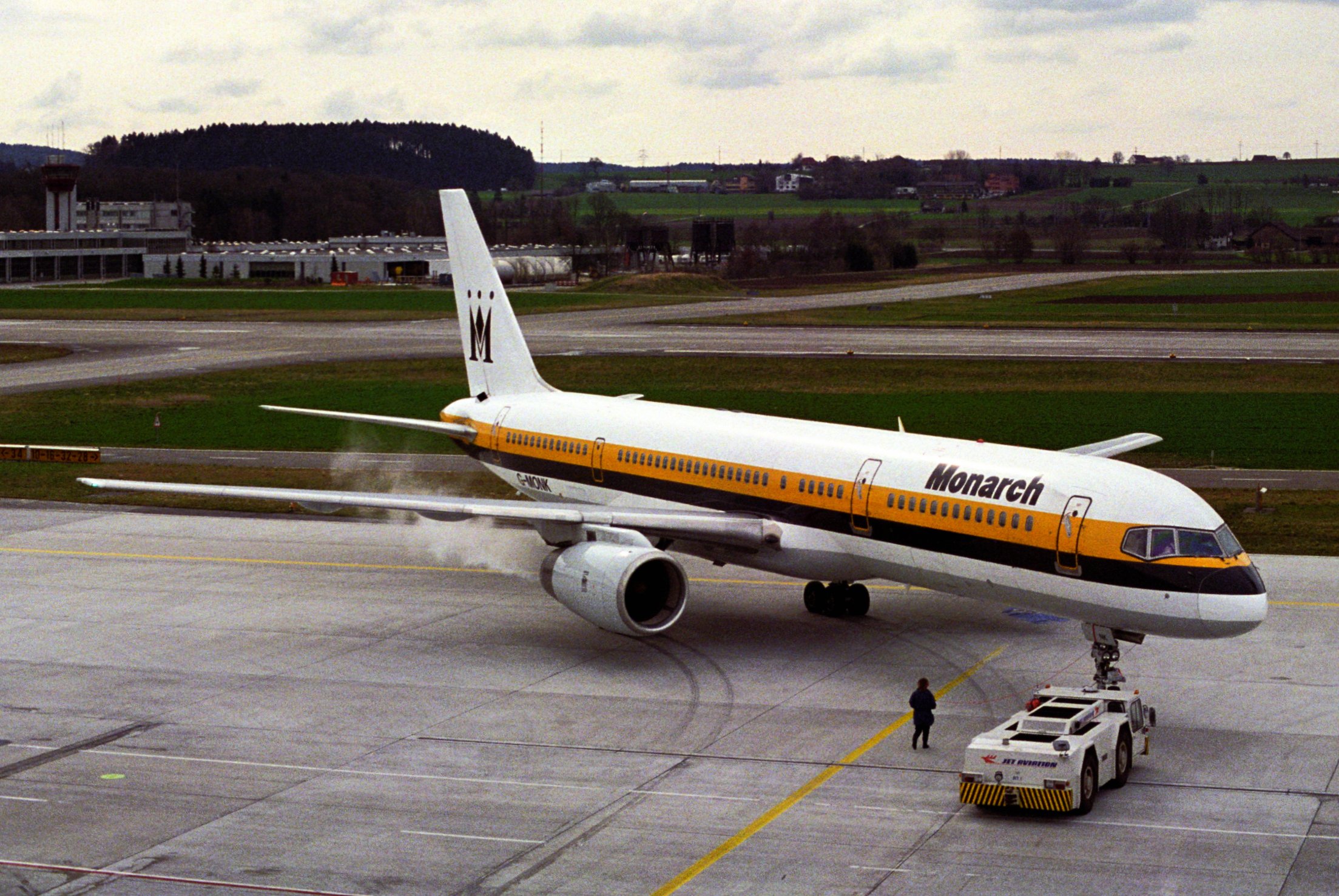 Monarch Airlines Boeing 757; G-MONK@ZRH;04.03.1995 (4712514049)
