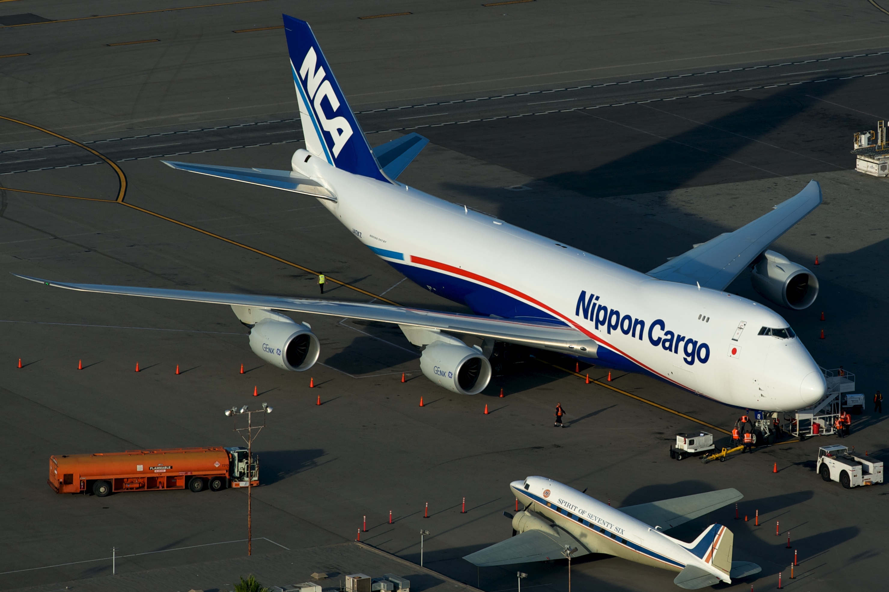 NCA Nippon Cargo Boeing 747-8F JA13KZ (8221894137) (2)