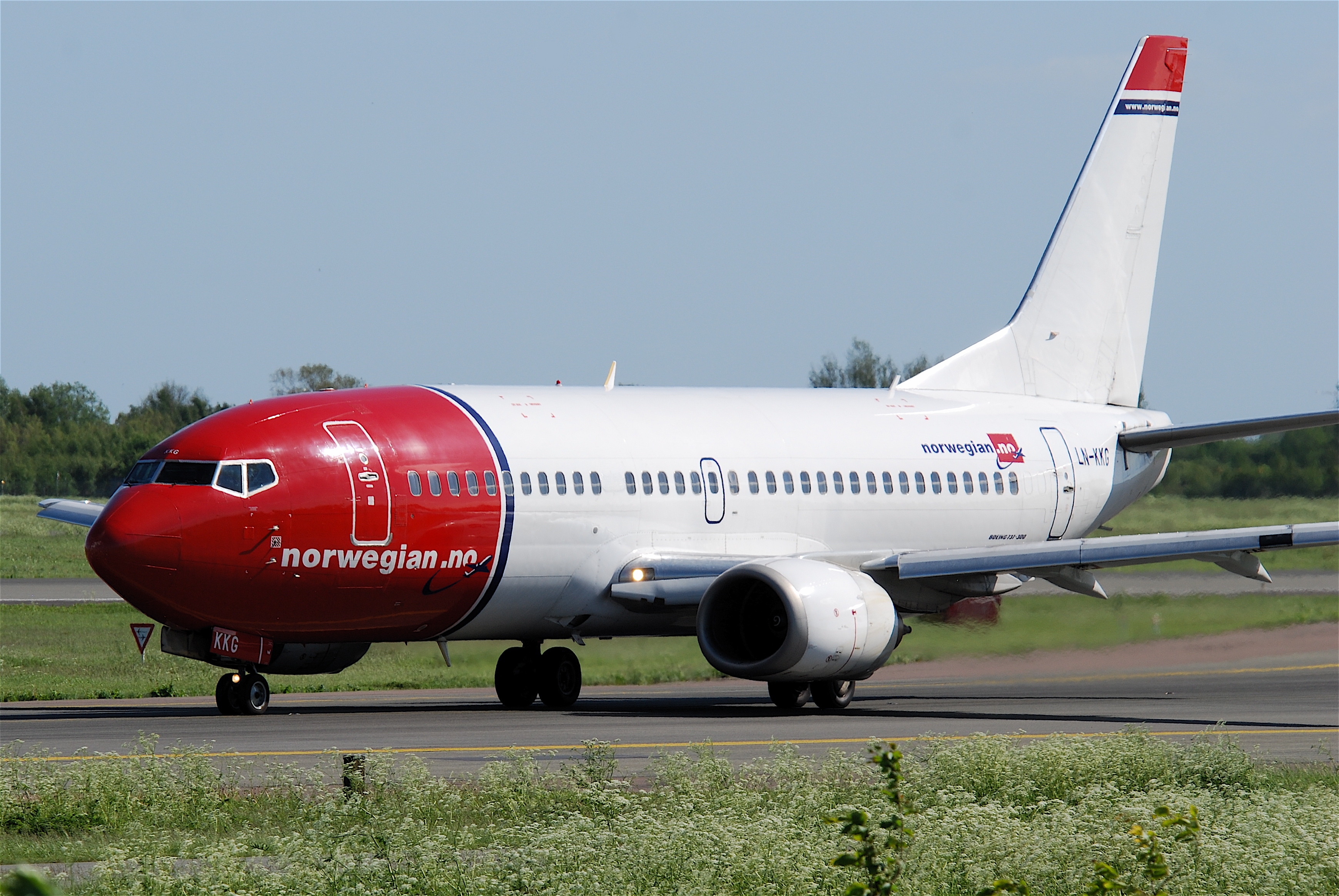 Norwegian Boeing 737-300; LN-KKG@CPH;03.06.2010 574gc (4688510758)