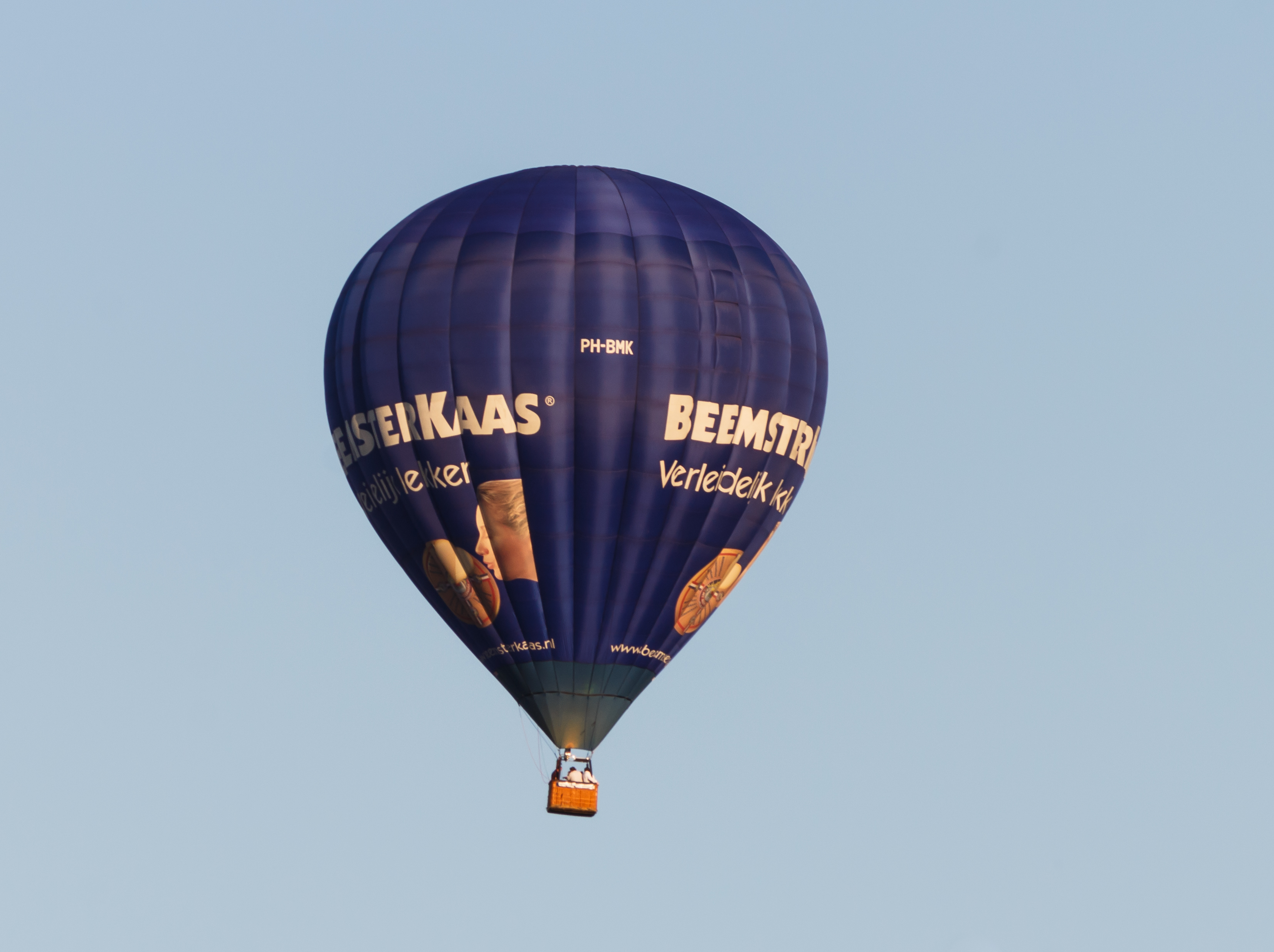 PH-BMK ballon op de Jaarlijkse Friese ballonfeesten in Joure 001