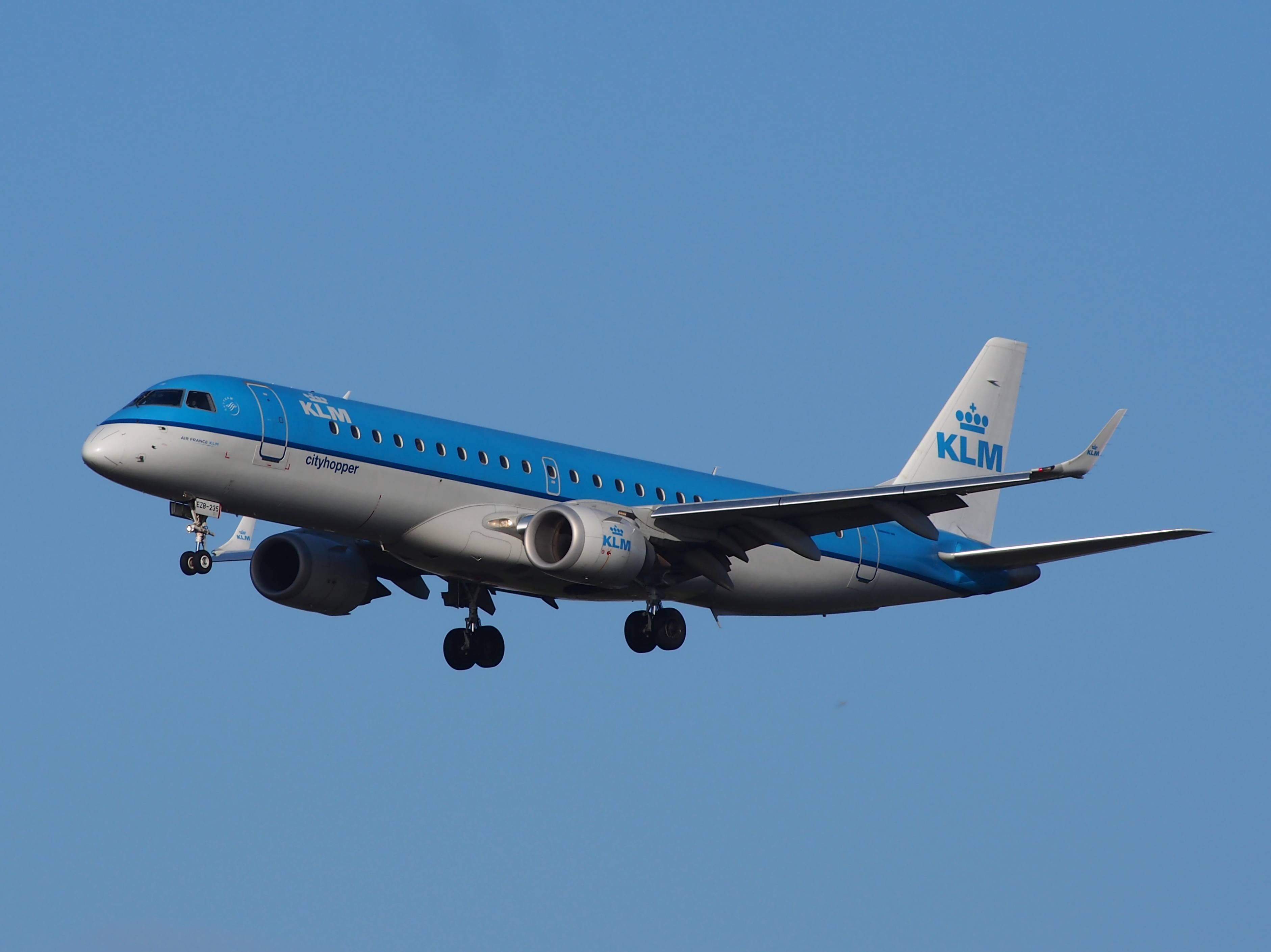 PH-EZB, landing at Schiphol on 2Feb2014 pic12