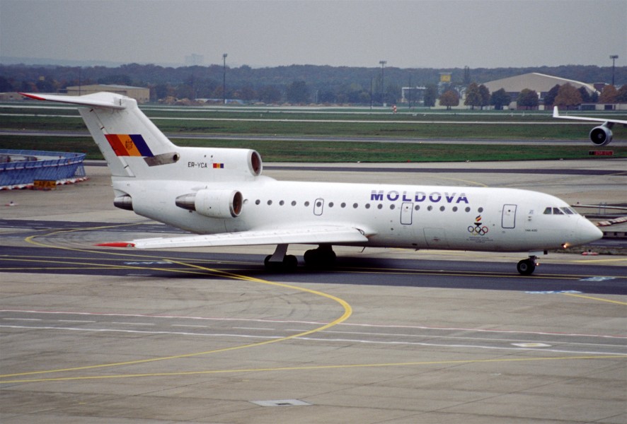 113cc - Air Moldova International Yakovlev 42D, ER-YCA@FRA,20.10.2000 - Flickr - Aero Icarus