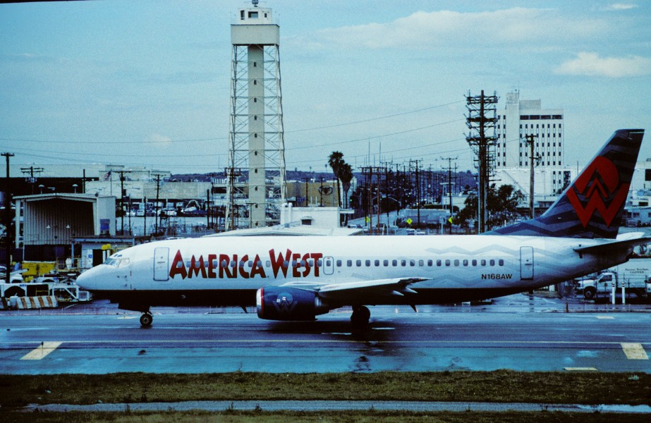 280ai - America West Airlines Boeing 737-300, N168AW@LAX,02.03.2004 - Flickr - Aero Icarus