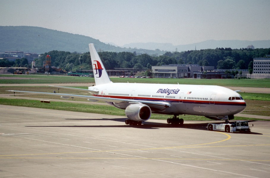 34ad - Malaysia Airlines Boeing 777-2H6ER; 9M-MRG@ZRH;07.08.1998 (4794758296)