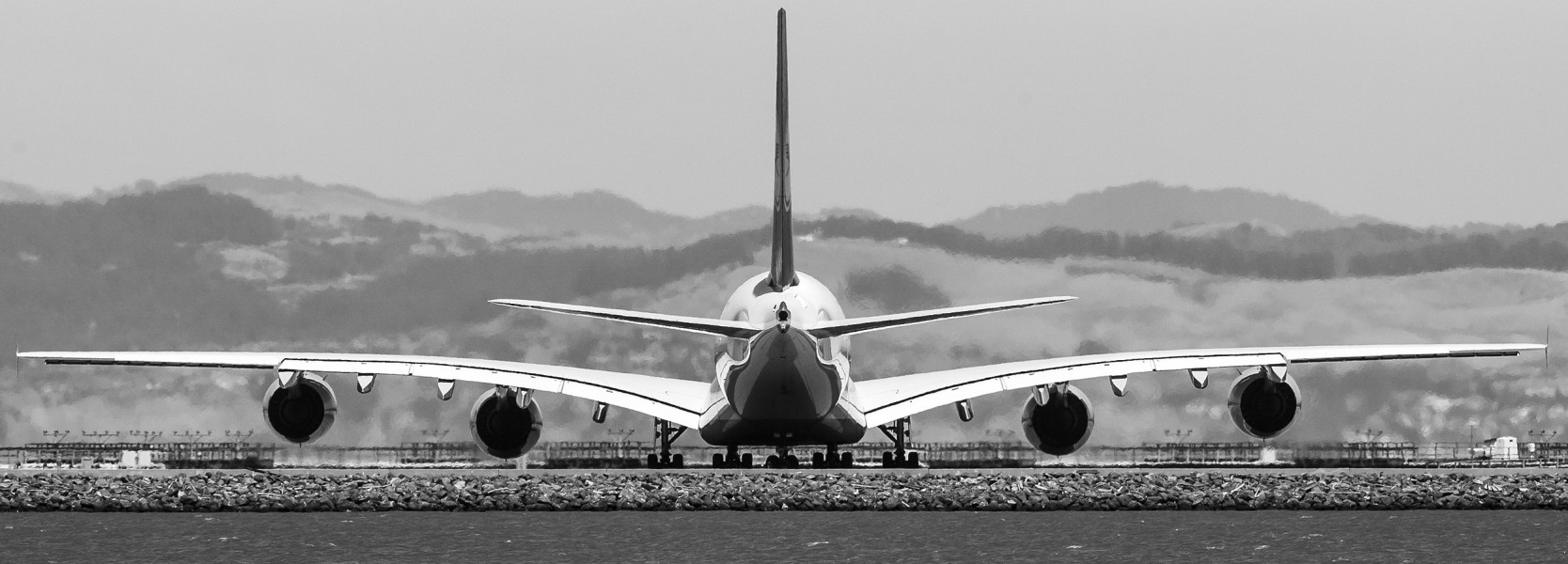 A380 preparing to depart SFO (9191298383)