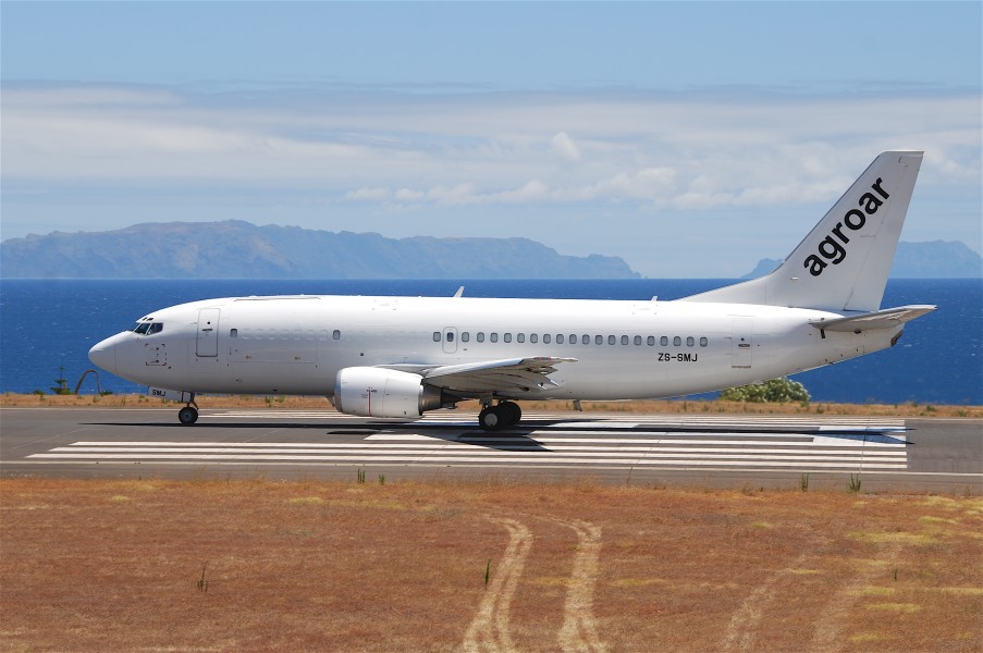 Agroar Boeing 737-3Y0F; ZS-SMJ@FNC;12.07.2011 (5940065804)