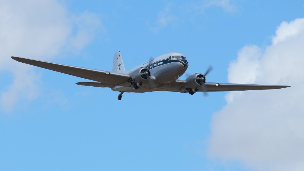Air Chathams DC-3 approaching
