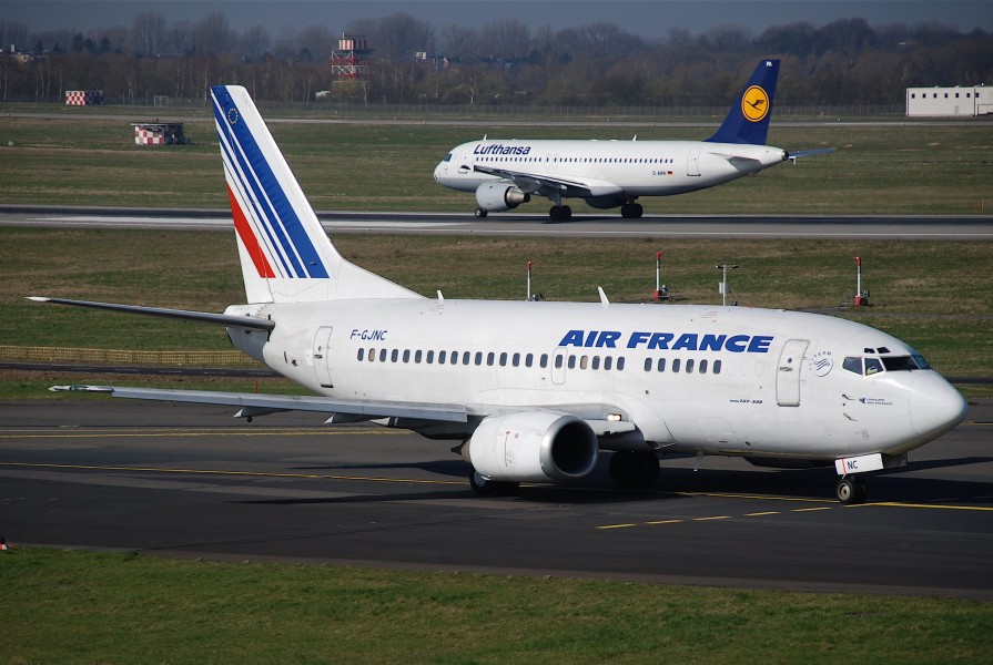 Air France Boeing 737-500, F-GJNC@DUS,11.03.2007-453fa - Flickr - Aero Icarus