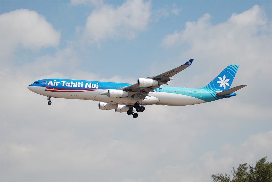 Air Tahiti Nui Airbus A340-313X; F-OSUN@LAX;21.04.2007 466gw (4288463873)