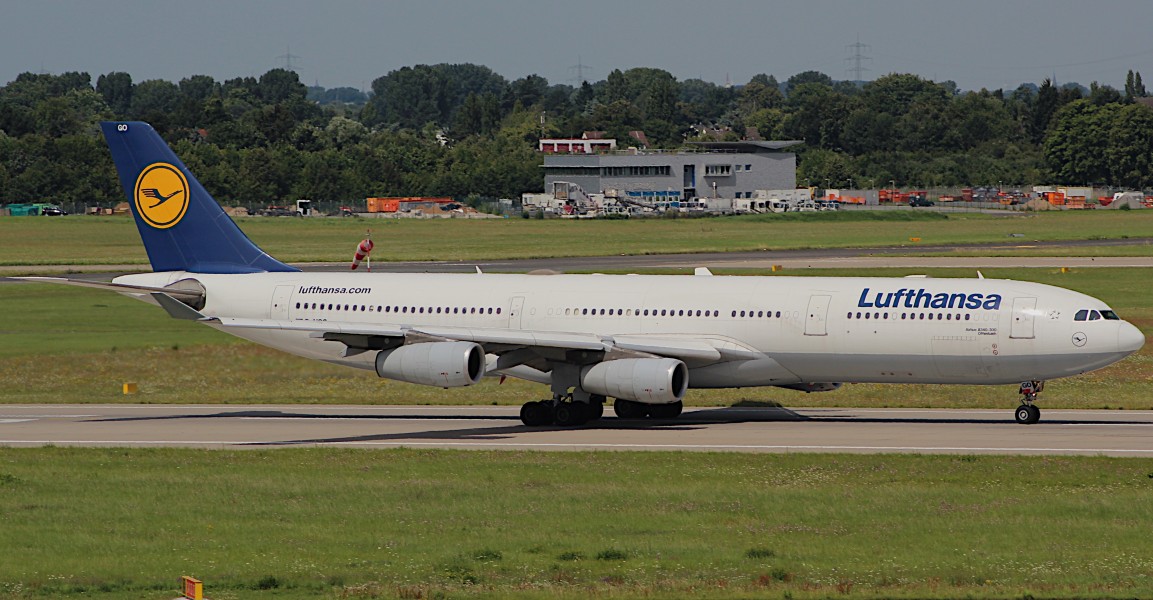 Airbus A340-300 (9346953620) (3)