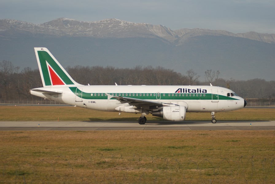 Alitalia Airbus A319; I-BIML@GVA;30.12.2006 445ie (4279585029)