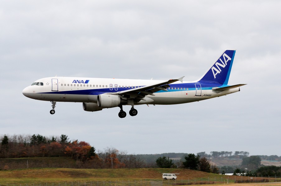 All Nippon Airways Airbus A320-211 (JA8400 554) (5203770344)