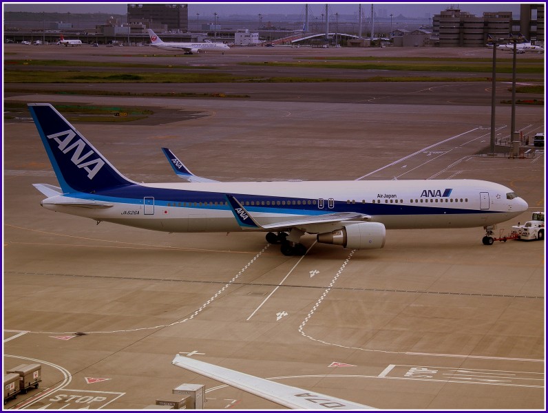 ALL NIPPON AIRWAYS BOEING 767-300 AT HANEDA AIRPORT TOKYO JAPAN JUNE 2012 (7415801800)