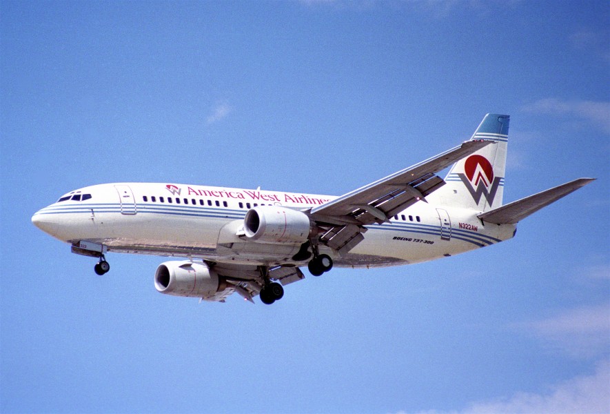 America West Airlines Boeing 737-3G7; N322AW@LAS;01.08.1995 (5444850191)