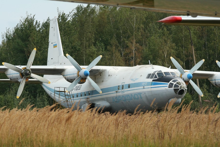 Antonov An-12B Cub RA-11653 (8563565419)
