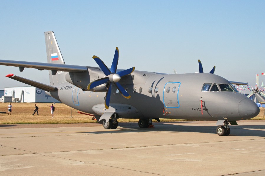 Antonov An140-100 RA-41258 (8595004761)