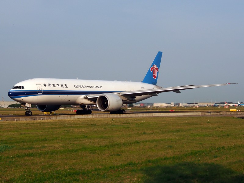 B-2071 China Southern Airlines Boeing 777-F1B - cn 37309, taxiing 22july2013 pic-003