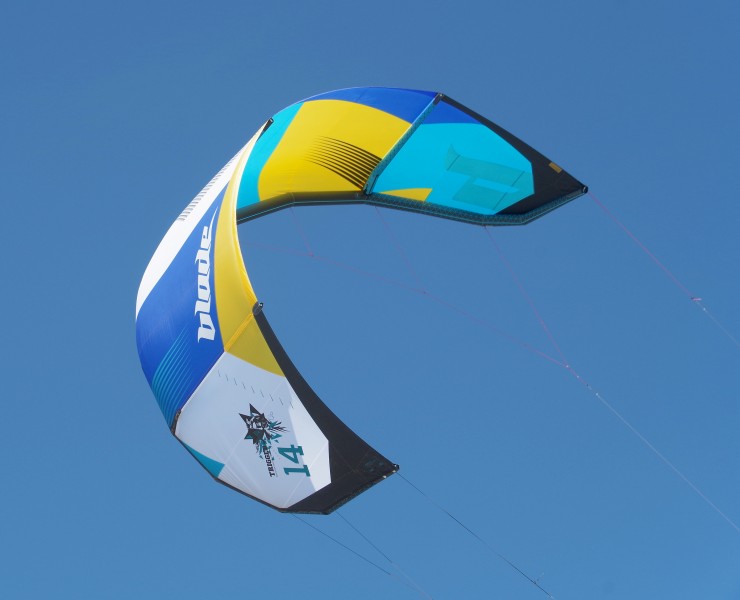 Bamburgh MMB 14 Kite-surfing