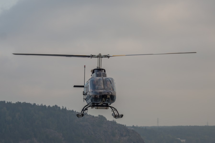 Bell 206B Jet Ranger III September 2014 03