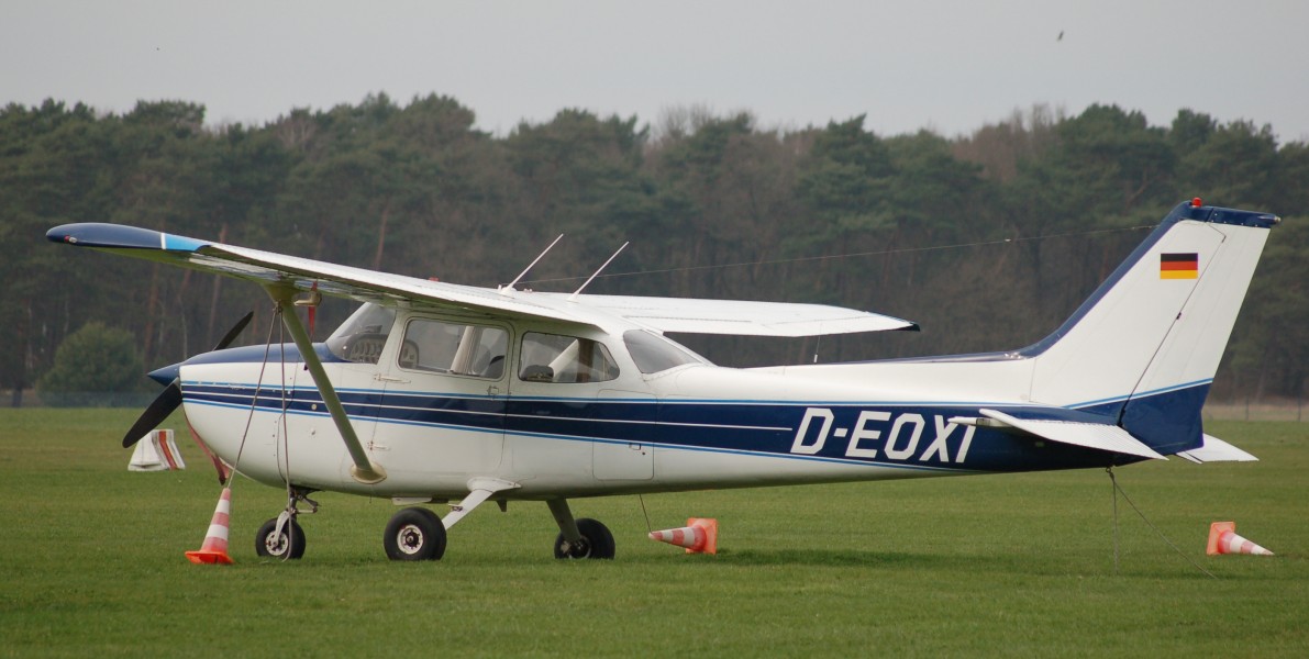 Cessna 172M Skyhawk (D-EOXI) 01