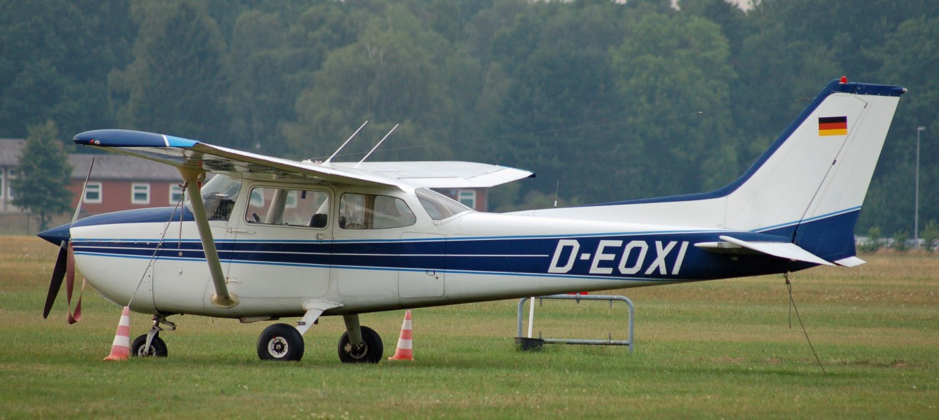 Cessna F172M Skyhawk (D-EOXI) 02