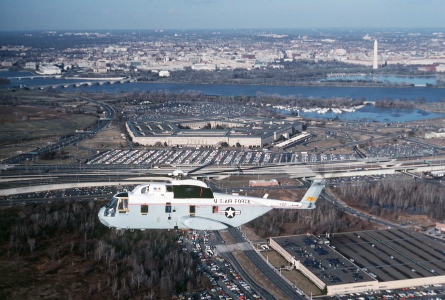 CH-3E over the Pentagon DC 1979