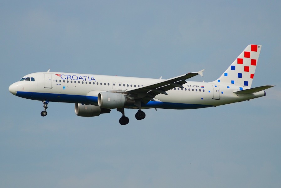 Croatia Airlines Airbus A320-214, 9A-CTK@ZRH,09.06.2007 - Flickr - Aero Icarus