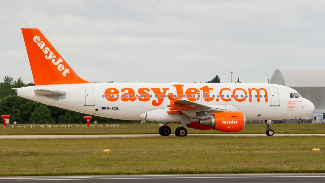 Easy Jet A319 G-EZIL (9134938331)