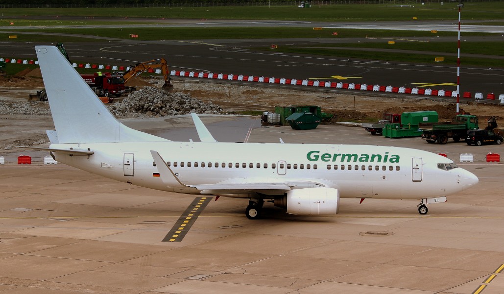 GERMANIA BOEING 737-700 D-AGEL AT DUSSELDORF FLUGHAFEN GERMANY APRIL 2013 (8711682706)