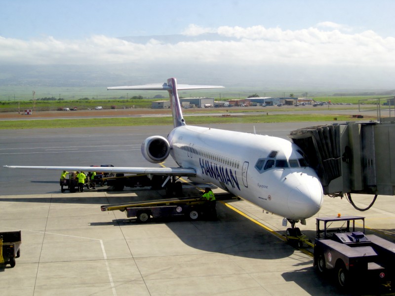 Hawaiian Airlines.Boeing 717-200.OGG.2009