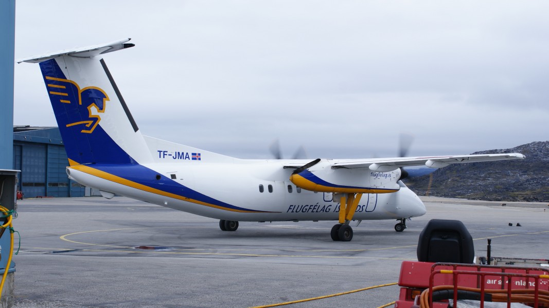 Ilulissat-airport-flugfelag-islands-dash8