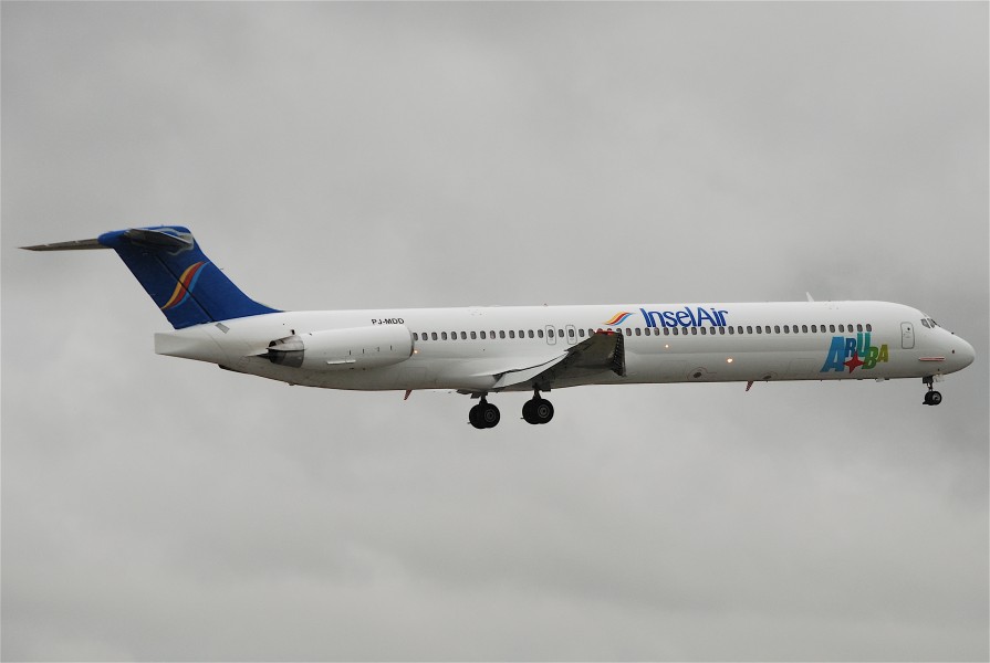 Insel Air Aruba MD-82; PJ-MDD@MIA;17.10.2011 626ig (6447165447)