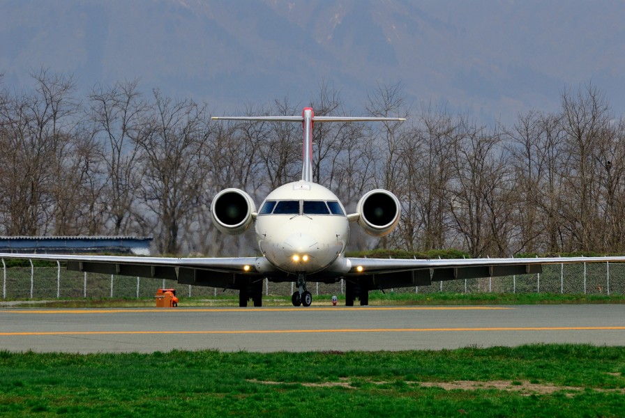 J-Air Bombardier CRJ-200ER (5695458753)