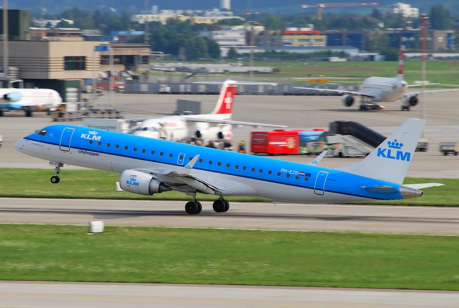 KLM Cityhopper Embraer ERJ-190; PH-EZD@ZRH;31.07.2009 548cl (4327008931)