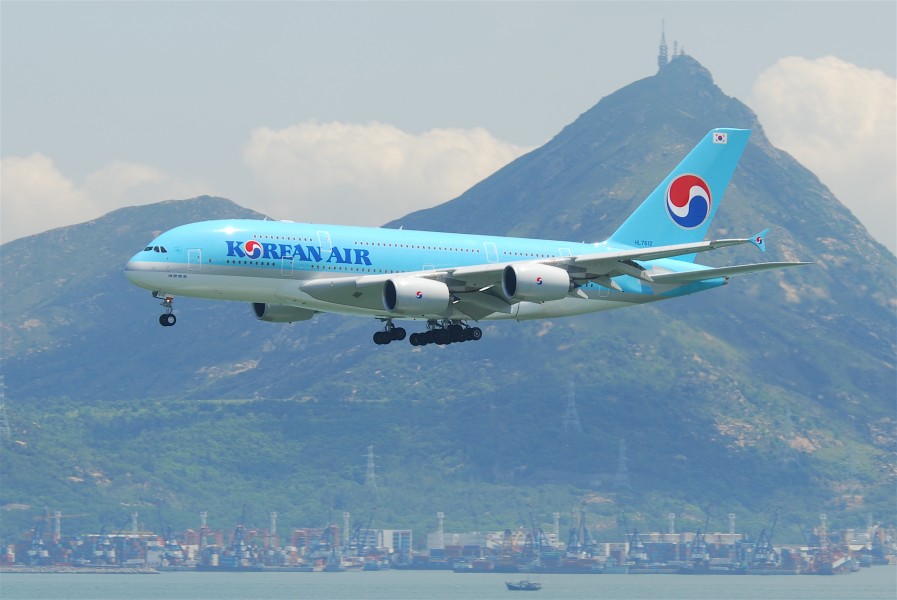 Korean Air Airbus A380-861; HL7612@HKG;04.08.2011 615dl (6207230581)