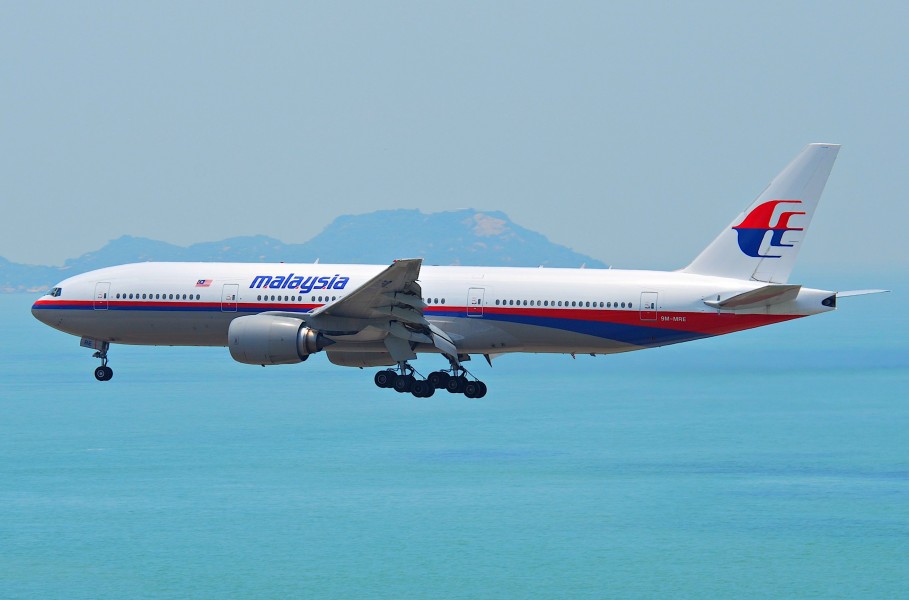 Malaysia Airlines Boeing 777-200; 9M-MRE@HKG;31.07.2011 614mg (6053223750)
