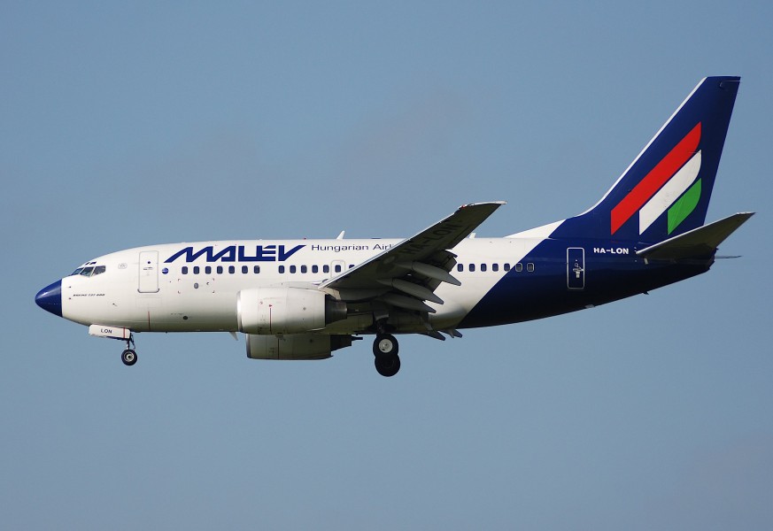 MALEV Boeing 737-600, HA-LON@ZRH,08.09.2007-487bx - Flickr - Aero Icarus