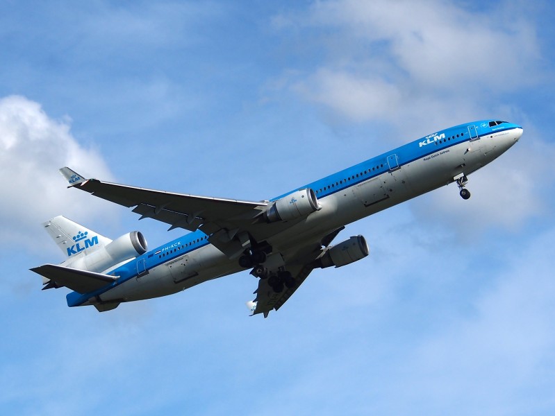 PH-KCK KLM Royal Dutch Airlines McDonnell Douglas MD-11 take-off pic1