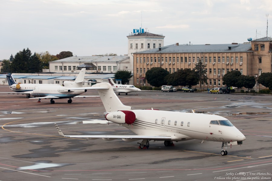 planes in Kyiv Zhulyany airport in September 2015 photographed by Serhiy Lvivsky