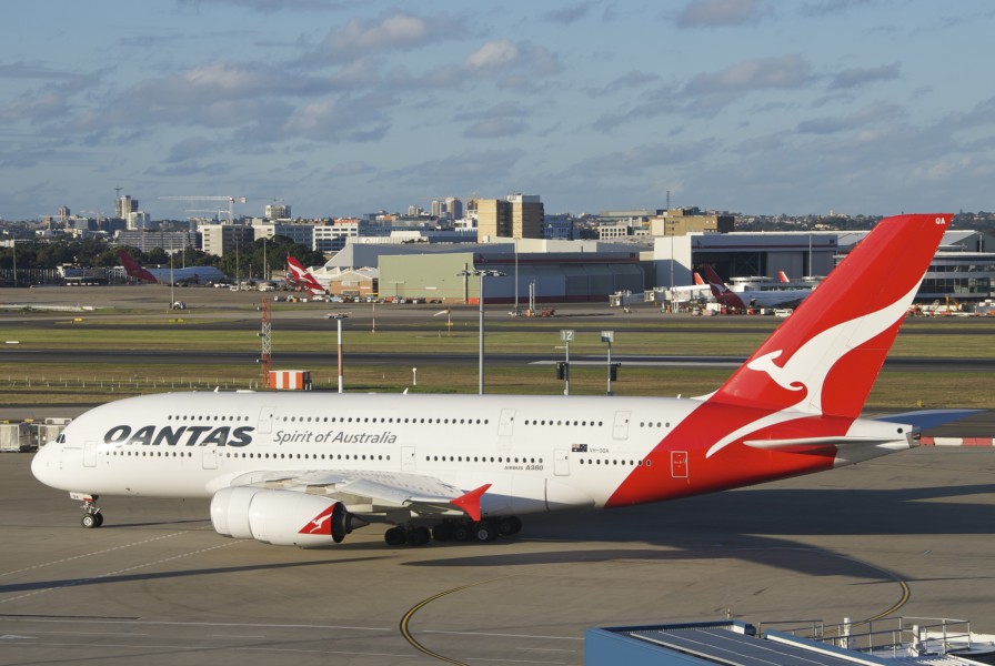Qantas Airbus A380-842; VH-OQA@SYD;29.07.2012 664ed (8026280910)