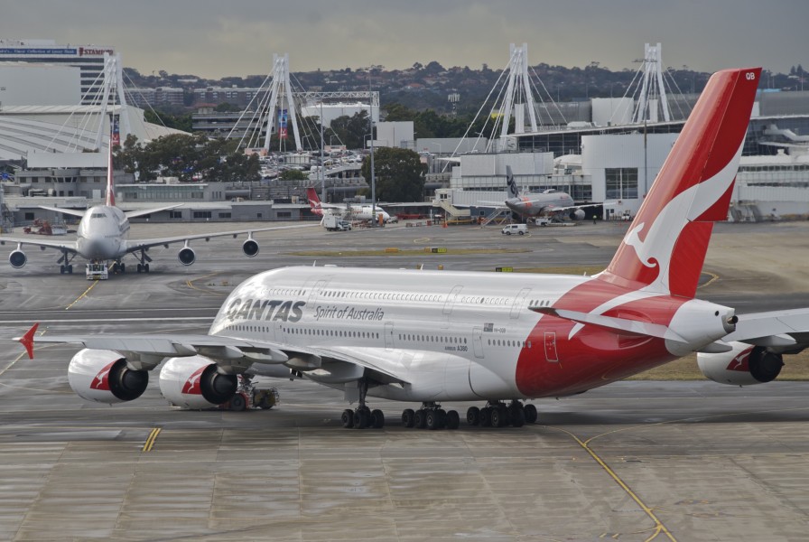 Qantas Airbus A380-842; VH-OQB@SYD;31.07.2012 666bq (7863147092)