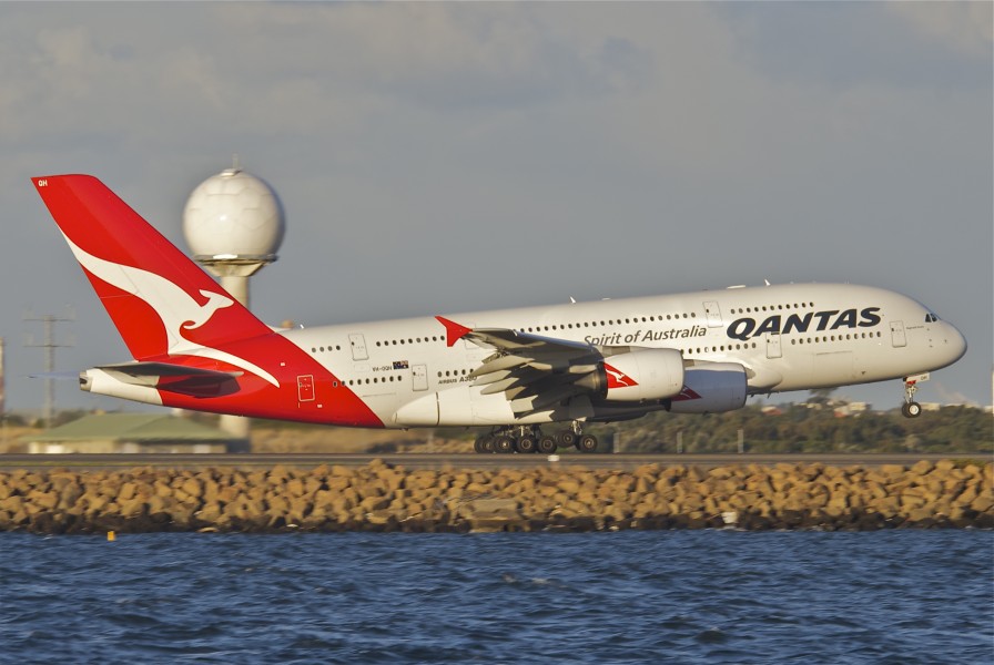 Qantas Airbus A380-842; VH-OQH@SYD;30.07.2012 665es (8091882659)