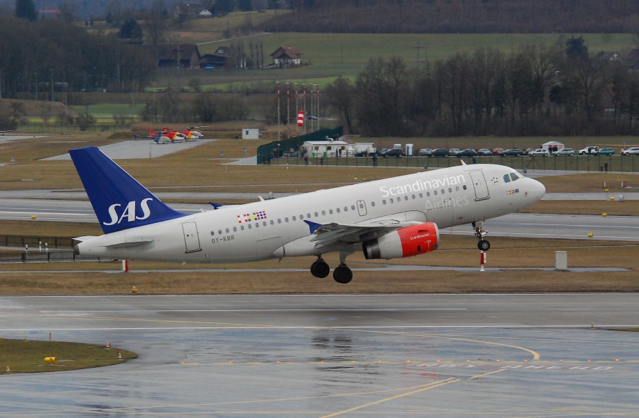 Scandinavian Airlines Airbus A319; OY-KBR@ZRH;28.02.2010 565cm (4395875830)