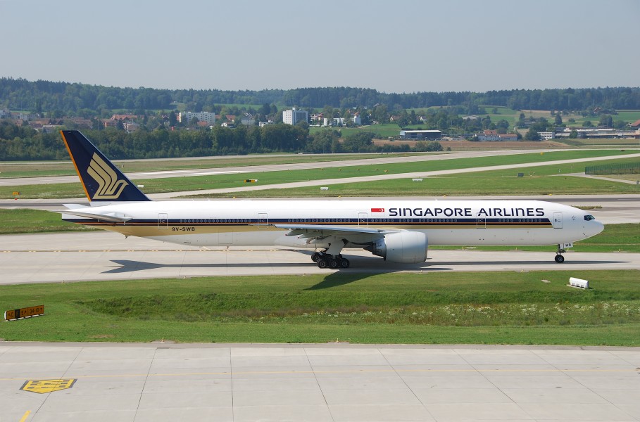 Singapore Airlines Boeing 777-300; 9V-SWB@ZRH;20.08.2009 551dg (4327249617)