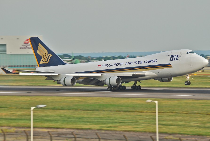 Singapore Airlines Cargo Boeing 747-400; 9V-SFQ@LHR;05.06.2010 576op (4691688278)