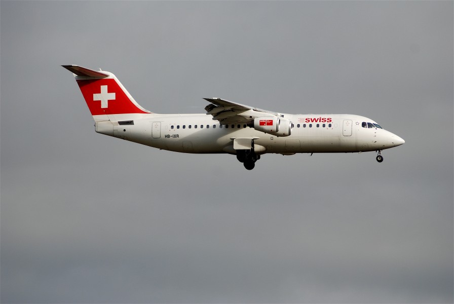 Swiss Avro RJ 100, HB-IXR@ZRH,13.01.2007-446fh - Flickr - Aero Icarus