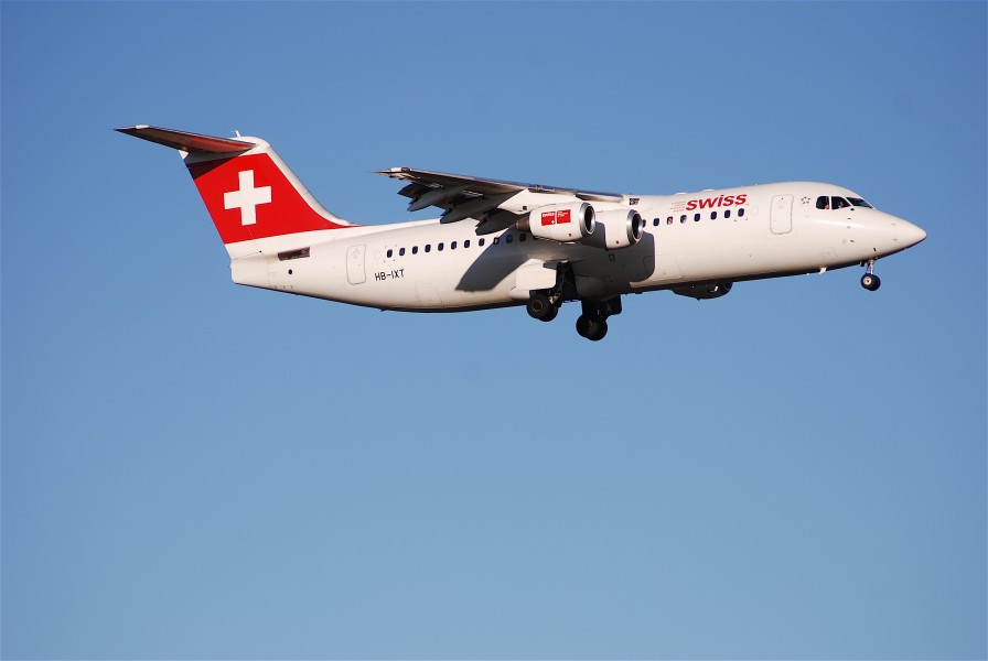 Swiss Avro RJ 100, HB-IXT@ZRH,13.01.2007-446iw - Flickr - Aero Icarus