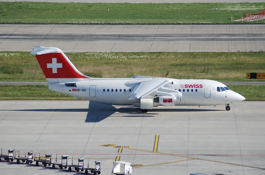 Swiss Avro RJ 85, HB-IXH@ZRH,05.08.2007-485ft - Flickr - Aero Icarus