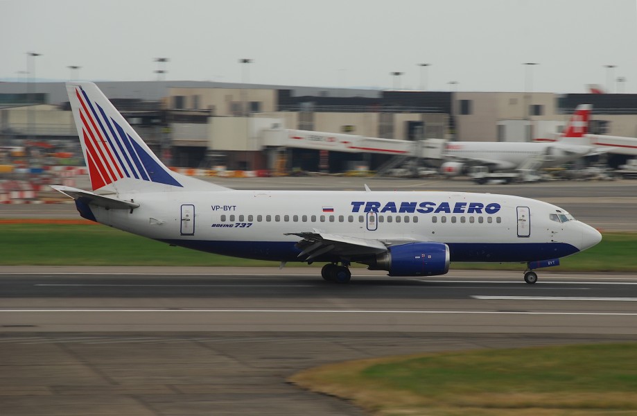 Transaero Boeing 737-500; VP-BYT@LHR;05.06.2010 576lz (4691647420)