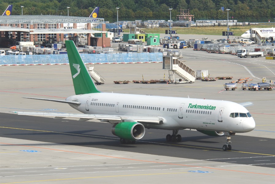 Turkmenistan Airlines Boeing 757-22K; EZ-A011@FRA;16.07.2011 609ly (6190093457)
